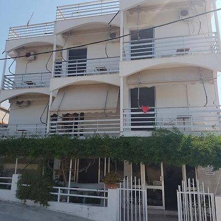 Pansion Marousa Méthana المظهر الخارجي الصورة