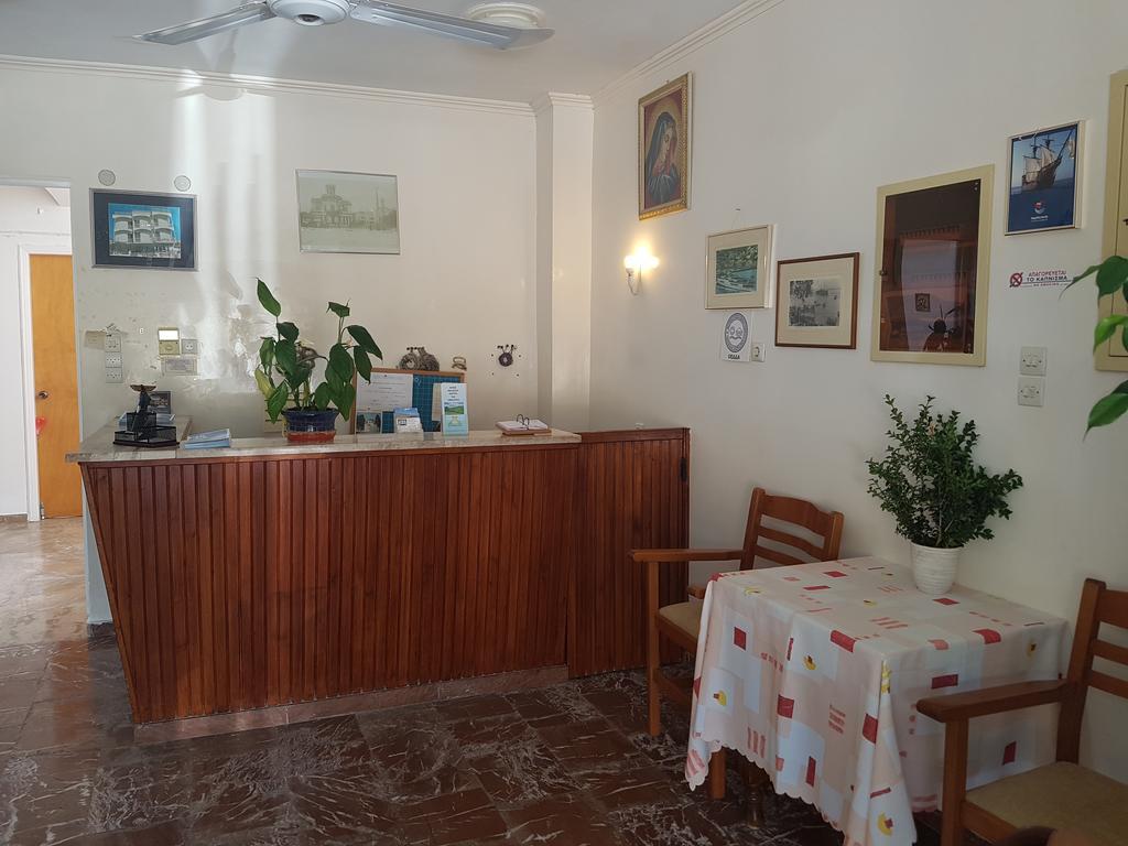 Pansion Marousa Méthana المظهر الخارجي الصورة